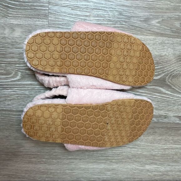 Steve Madden Fluffy Pink Faux Fur Slipper MISMATCHED SIZE 8/9 New - Picture 4 of 7